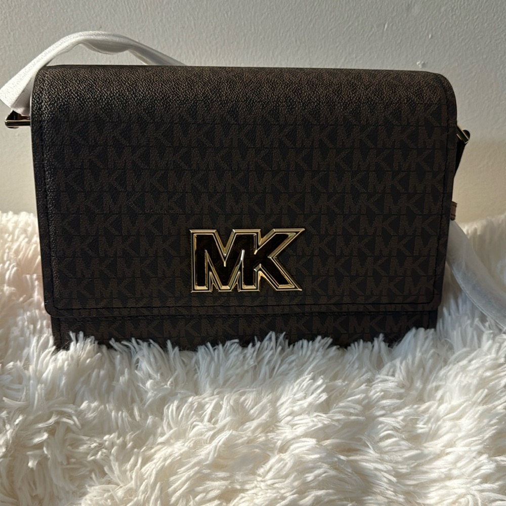 Brandnew Michael Kors Mimi Camera Bag